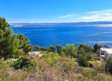 Fantastic land on the 1st row to the sea on Omis riviera 