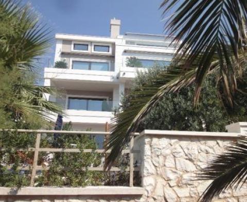 Well positioned on a green peninsula seafront villa with an entry to the beach, Croatia - pic 5