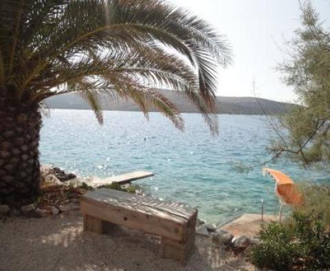 Gut positioniert auf einer grünen Halbinsel direkt am Meer Villa mit Zugang zum Strand, Kroatien - foto 10