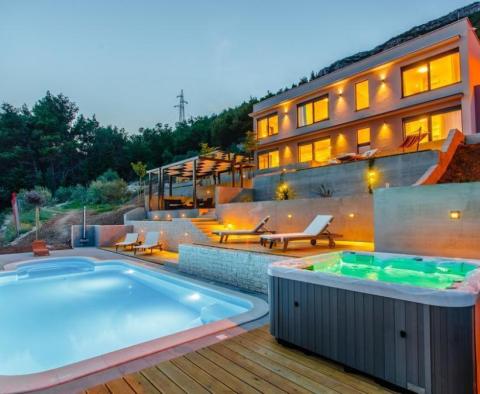 Vila s bazénem v blízkém předměstí Splitu, Kaštel Stari - pic 4