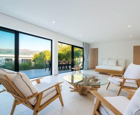 Nouvelle villa moderne en bord de mer près de Dubrovnik sur l'une des îles Elafiti - pic 23