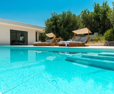 Nouvelle villa moderne en bord de mer près de Dubrovnik sur l'une des îles Elafiti - pic 33