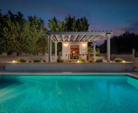Wunderschöne Villa in der Gegend von Vodice mit herrlichem Meerblick! - foto 14