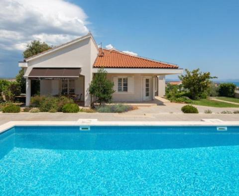 Wunderschöne Villa in der Gegend von Vodice mit herrlichem Meerblick! - foto 6