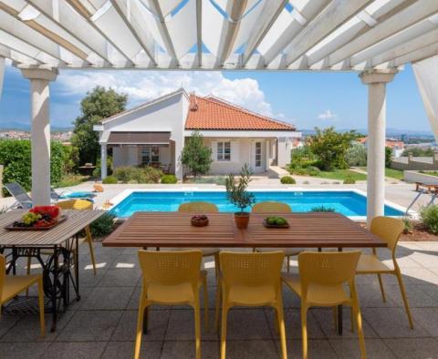 Wunderschöne Villa in der Gegend von Vodice mit herrlichem Meerblick! - foto 11