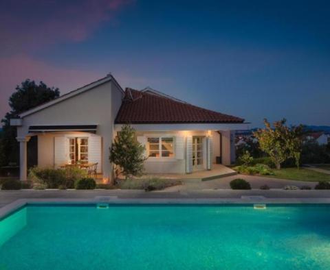 Wunderschöne Villa in der Gegend von Vodice mit herrlichem Meerblick! - foto 50