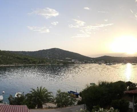 Rzadka nieruchomość w pierwszej linii do morza w Vinišću, Trogir, na sprzedaż - pic 5