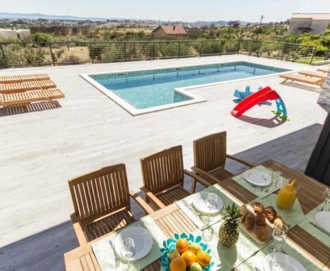 Modern villa with sea views in close vicinity of Split - pic 4