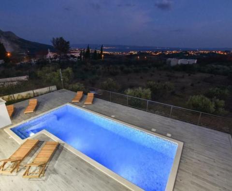 Modern villa with sea views in close vicinity of Split - pic 18