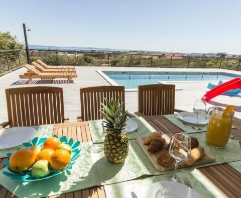 Modern villa with sea views in close vicinity of Split - pic 7