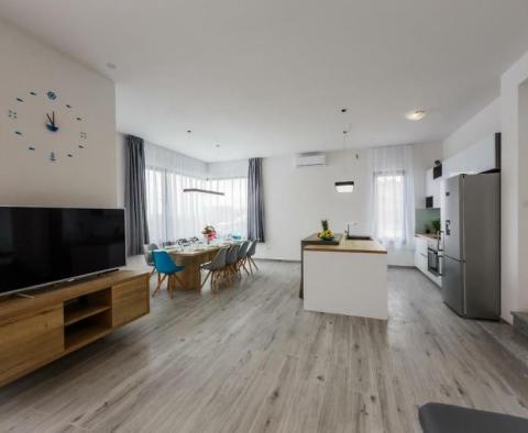 Modern villa with sea views in close vicinity of Split - pic 25