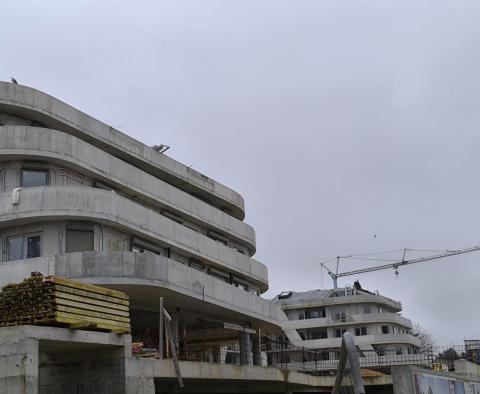 Affordable 2-bedroom luxurious duplex apartment in an attractive location in Porec centre - pic 20