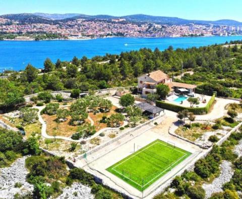 Wunderschöne 5*****-Sterne-Villa im rustikalen Stil, 100 m vom Meer entfernt! - foto 6