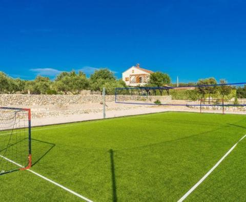 Wunderschöne 5*****-Sterne-Villa im rustikalen Stil, 100 m vom Meer entfernt! - foto 13