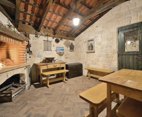 Wunderschöne 5*****-Sterne-Villa im rustikalen Stil, 100 m vom Meer entfernt! - foto 60