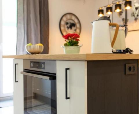 Apartman 20 m-re a tengertől 2 erkéllyel Abbáziában, 1. vonal a tengertől - pic 8