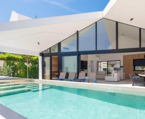 Absolutely stunning ultramodern villa on Brac island, 100m from the sea - pic 39