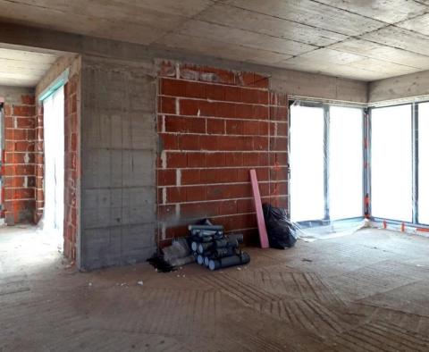 Nouvelle villa moderne et élégante avec piscine dans le quartier de Labin - pic 16