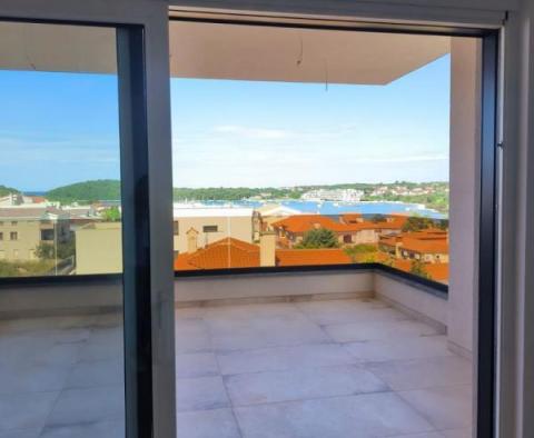 Penthouse apartment in Banjole, Medulin, overlooking the sea and beach - pic 3