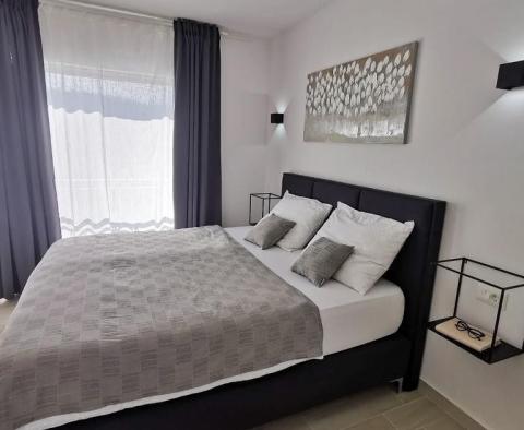 Moderní vila s bazénem na úplné samotě Cerovlje - pic 14