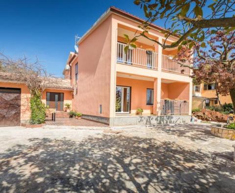 Gyönyörű villa mindössze 450 méterre a strandtól Fazanában, tengerre néző kilátással és nagy tereppel! - pic 5