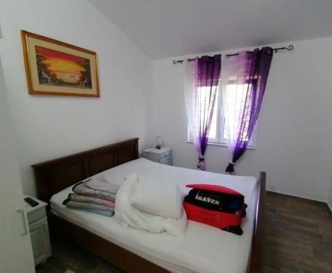 Gyönyörű villa mindössze 450 méterre a strandtól Fazanában, tengerre néző kilátással és nagy tereppel! - pic 19