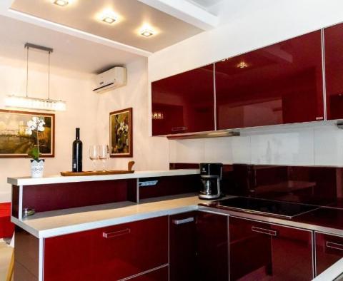 Dům se dvěma apartmány v prestižní lokalitě v Poreči - pic 19