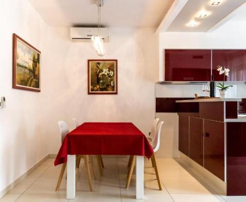 Dům se dvěma apartmány v prestižní lokalitě v Poreči - pic 20