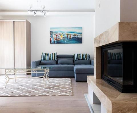 Dům se dvěma apartmány v prestižní lokalitě v Poreči - pic 22