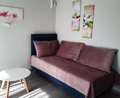 Dům se dvěma apartmány v prestižní lokalitě v Poreči - pic 29