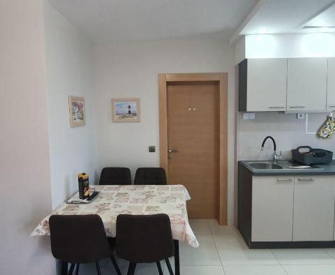 Dům se dvěma apartmány v prestižní lokalitě v Poreči - pic 31