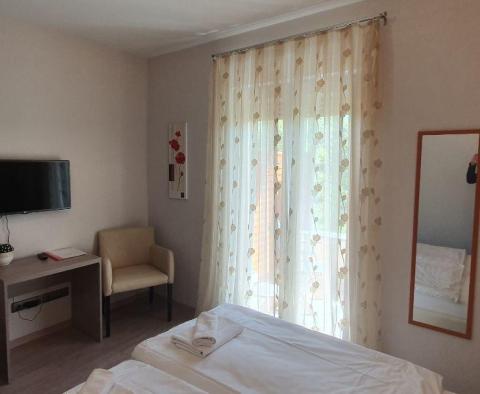 Dům se dvěma apartmány v prestižní lokalitě v Poreči - pic 36