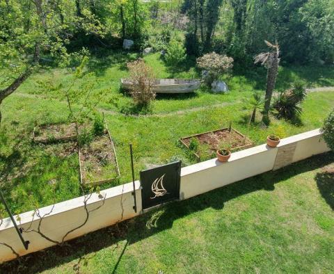 Dům se dvěma apartmány v prestižní lokalitě v Poreči - pic 50