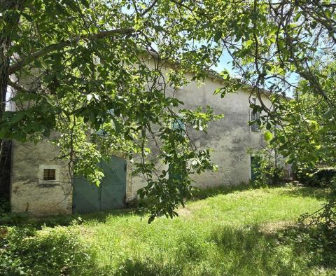 Great investment property in Svetveincenat - stone house with a spacious garden - pic 8