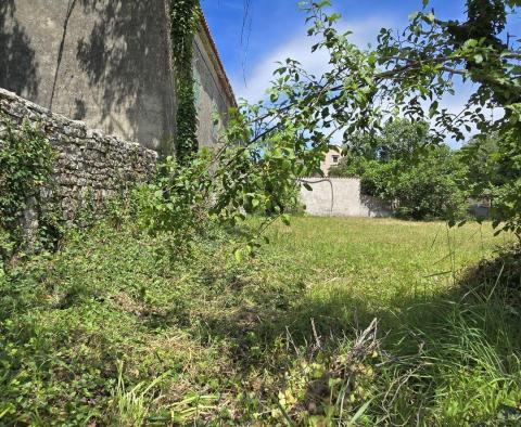 Great investment property in Svetveincenat - stone house with a spacious garden - pic 25