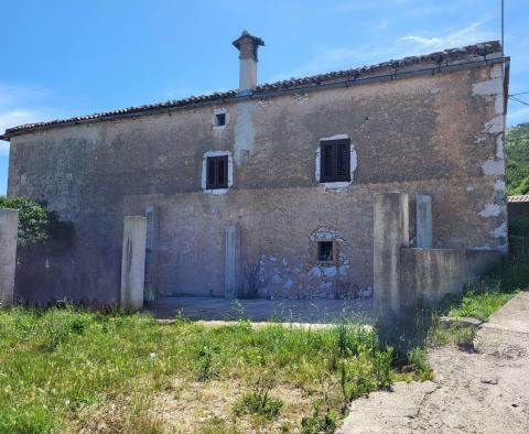 Investissement parfait à Brsec - maison individuelle à adapter avec vue mer - pic 4