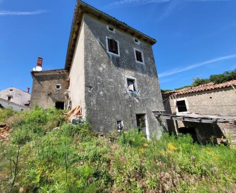 Investissement parfait à Brsec - maison individuelle à adapter avec vue mer - pic 7