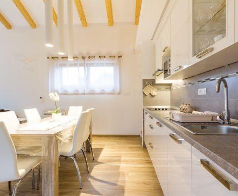 Beautiful family house with a swimming pool in Sisan near Pula - pic 5