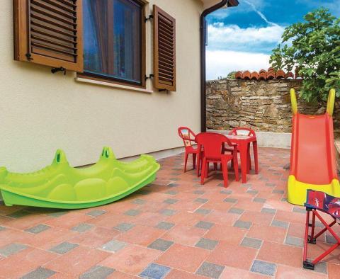 Beautiful family house with a swimming pool in Sisan near Pula - pic 25