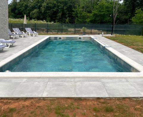 Villa avec piscine en bordure du village dans le quartier de Labin-Rabac - pic 2