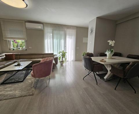 Dom z 3 apartamentami w rejonie Poreča - pic 7