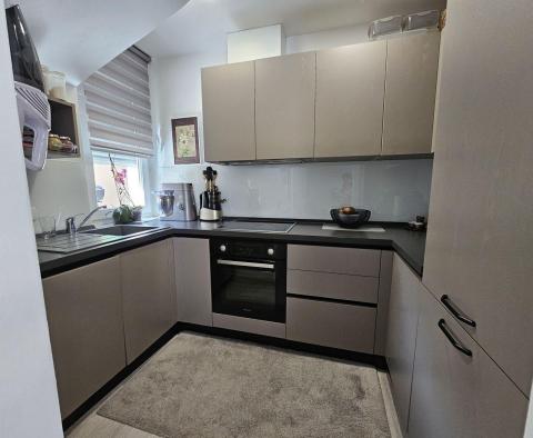 Dom z 3 apartamentami w rejonie Poreča - pic 20