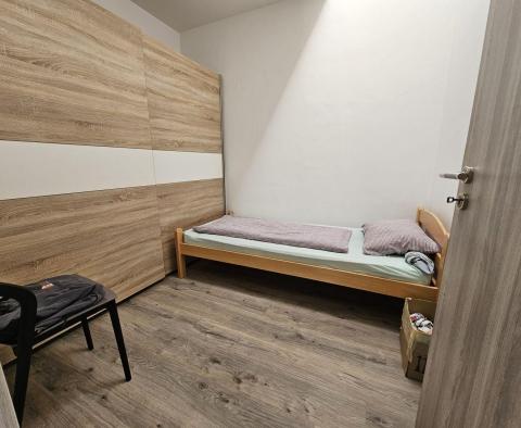 Dom z 3 apartamentami w rejonie Poreča - pic 24