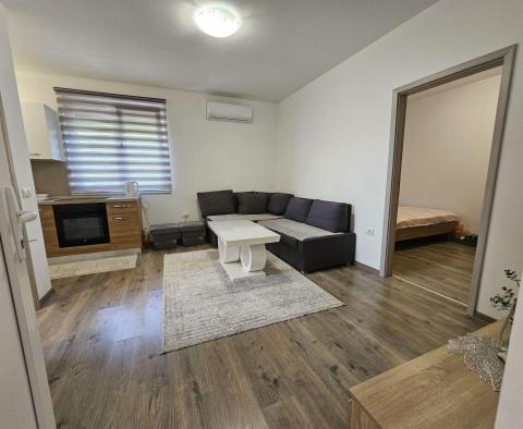 Dom z 3 apartamentami w rejonie Poreča - pic 27