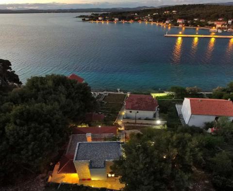 Une villa unique à 30m de la mer sur Zlarin - pic 9