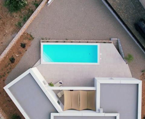 Luxuriöse moderne Villa mit Pool und Meerblick im weiteren Umkreis der Stadt Krk - foto 2