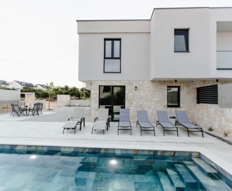 Maison jumelée exclusive avec piscine sur l'île de Pag - pic 4