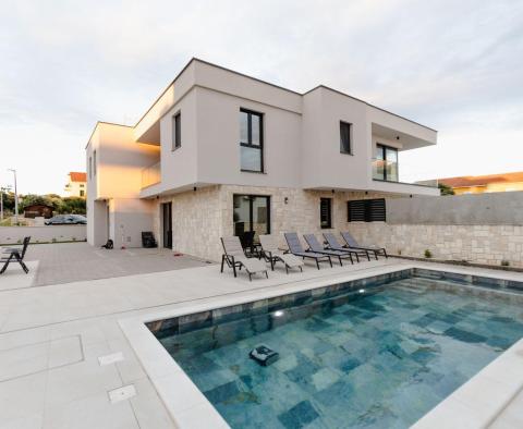 Maison jumelée exclusive avec piscine sur l'île de Pag - pic 9
