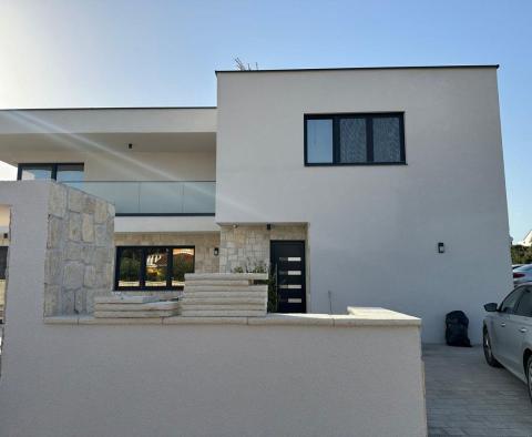 Exklusives Doppelhaus mit Swimmingpool in Mandre, Pag - foto 3
