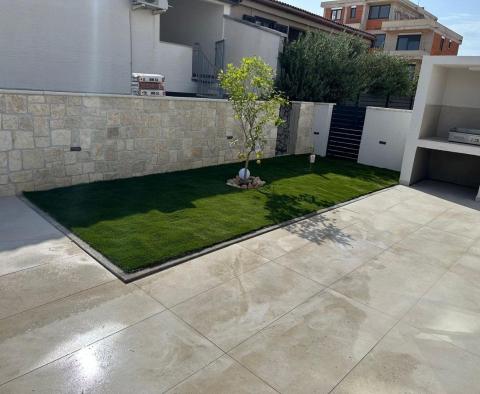 Exklusives Doppelhaus mit Swimmingpool in Mandre, Pag - foto 25